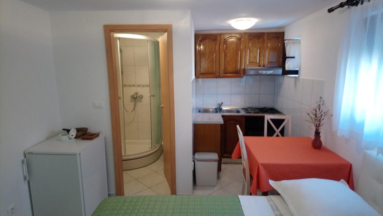 Apartment Marija โตรกีร์ ภายนอก รูปภาพ